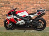 2000 Yamaha YZF-R7 photo